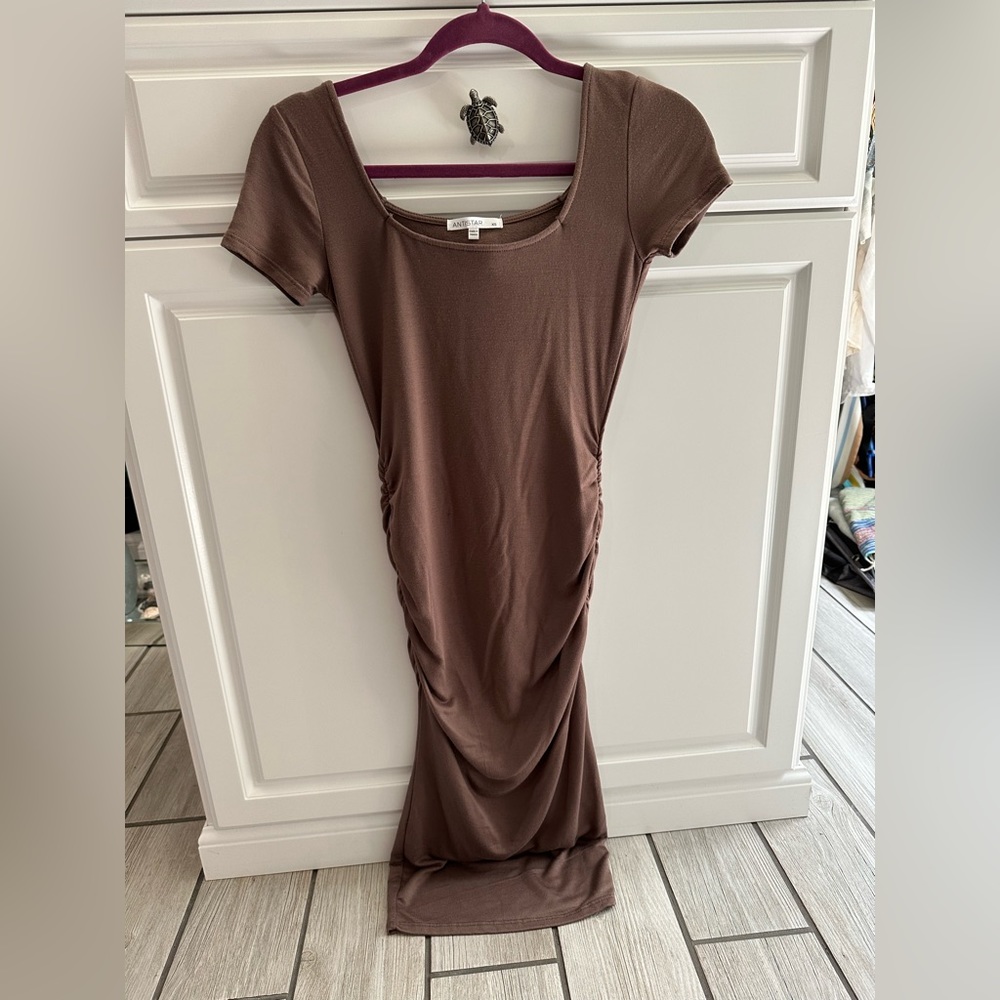 XS Light Knit Body Con Dress Tea Length with Cinched Sides near Waist & Hips